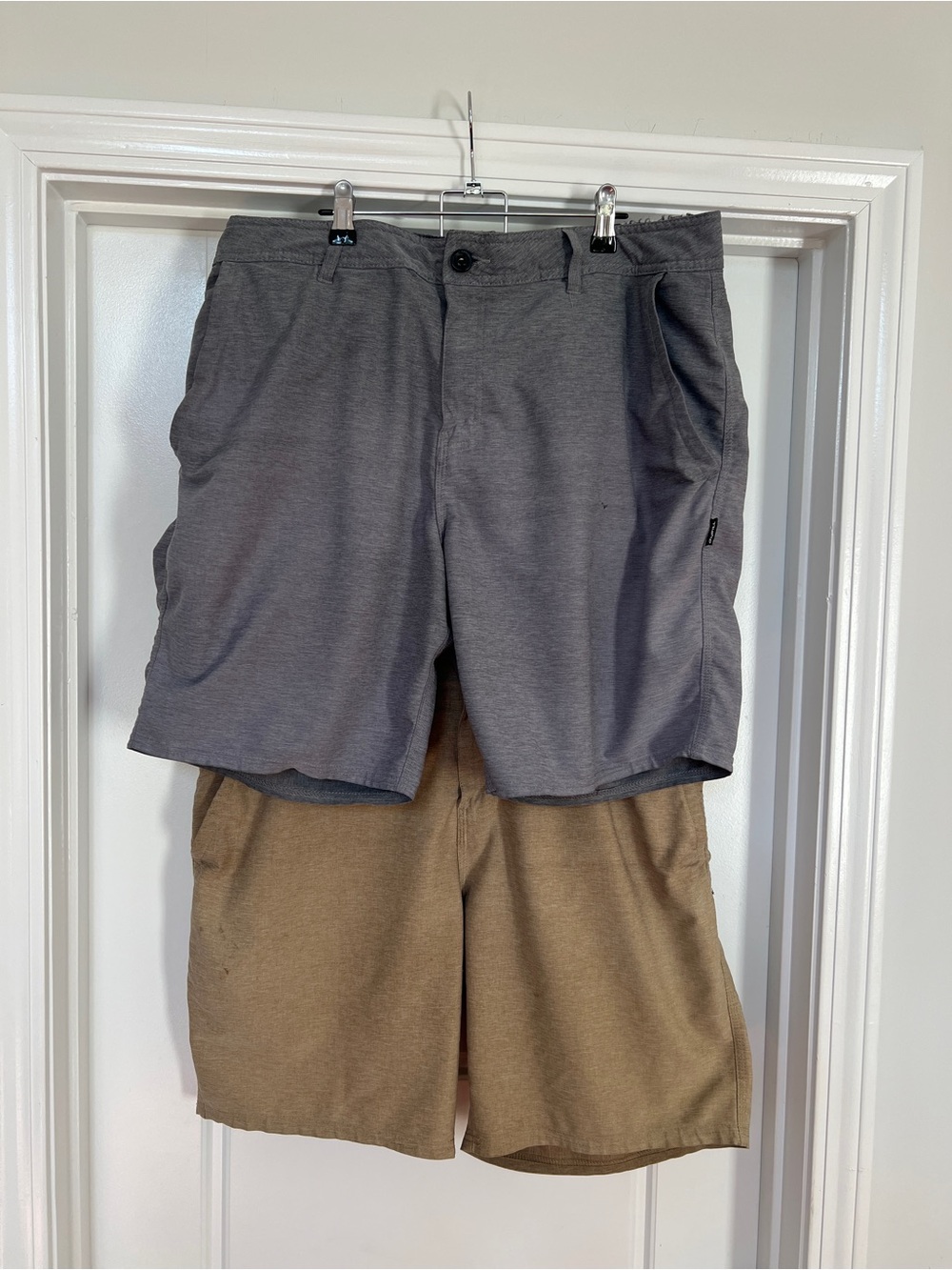 Two O'Neill Gray and Tan Men's Flat-Front Hybrid Shorts size 36